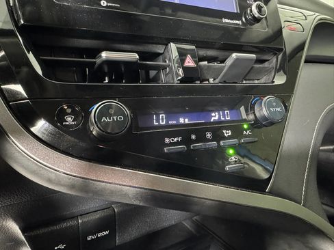 Used 2023 Toyota Camry SE FWD image 19