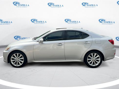 Used 2010 Lexus IS 250 RWD image 2