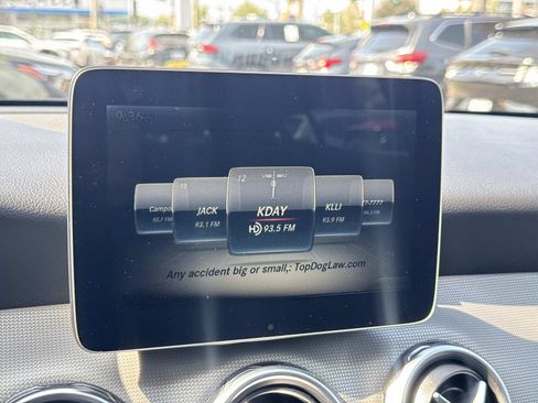 Used 2018 Mercedes-Benz GLA 250 image 12