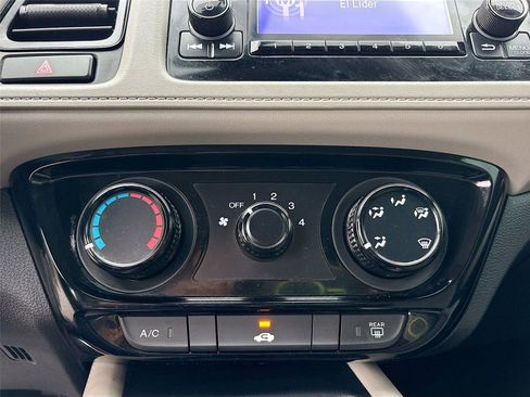 Used 2019 Honda HR-V LX image 16