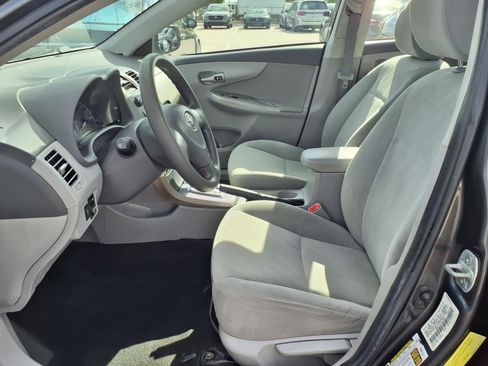 Used 2010 Toyota Corolla image 16