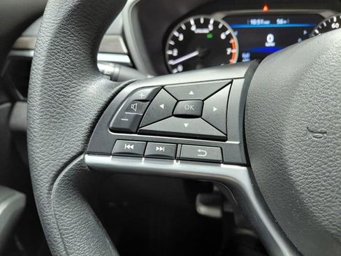 Used 2025 Nissan Altima 2.5 SV image 33