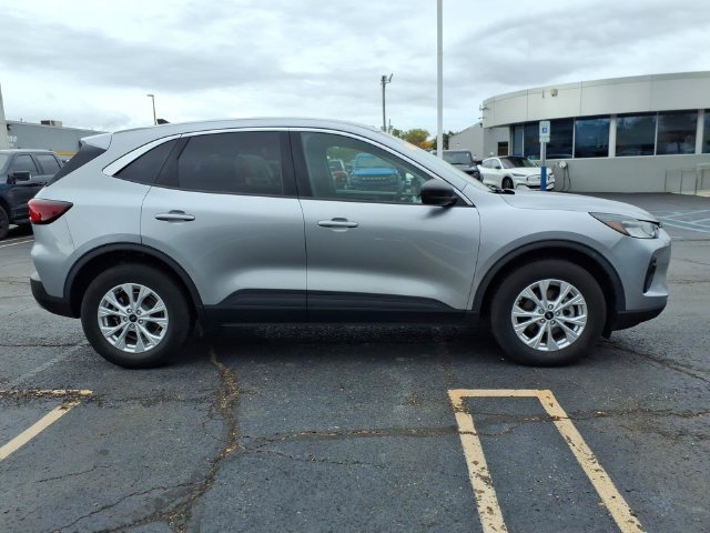 Used 2024 Ford Escape Active AWD/4WD image 9