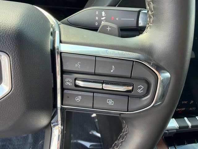 Used 2025 GMC Yukon Denali AWD/4WD image 19