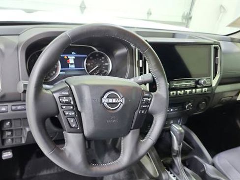 Certified 2025 Nissan Frontier SV w/ SV Convenience Package RWD image 44