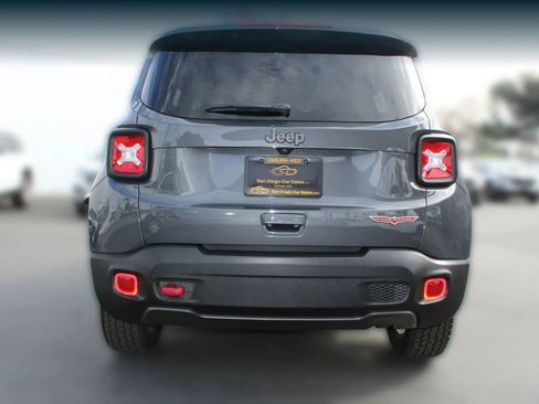 Used 2022 Jeep Renegade Trailhawk image 4