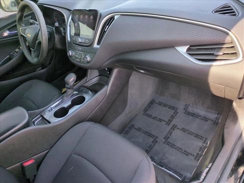 Used 2023 Chevrolet Malibu LS image 21