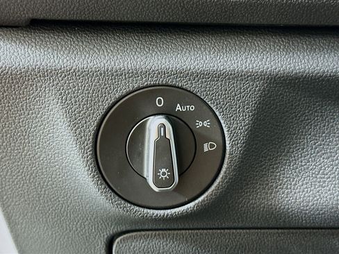 Used 2024 Volkswagen Jetta SE image 17