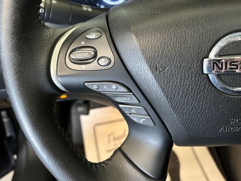 Used 2017 Nissan Pathfinder Platinum AWD/4WD image 11