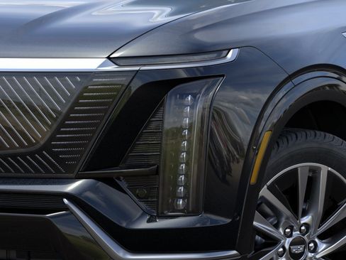 New 2027 Cadillac Vistiq Luxury w/ LPO, Floor Liner Package AWD/4WD image 10