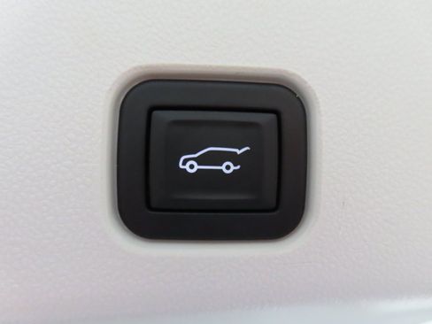 Used 2025 GMC Acadia Denali image 44