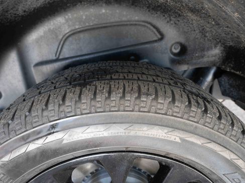 Used 2022 Jeep Wrangler Unlimited Sahara w/ Cold Weather Group image 30