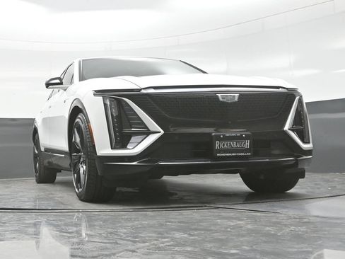 Certified 2024 Cadillac Lyriq Sport AWD/4WD image 24