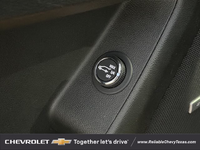 Used 2023 Chevrolet Traverse RS FWD image 28