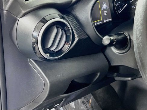 Used 2021 Nissan Kicks SV FWD image 10