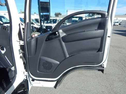 Used 2023 Isuzu NPR image 22