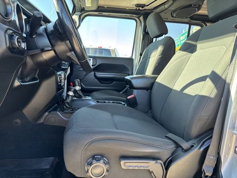 Used 2021 Jeep Gladiator Sport image 27