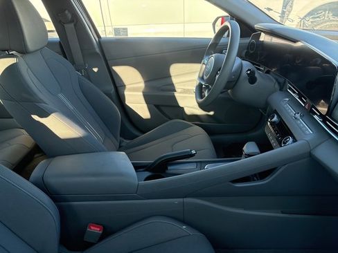 Used 2024 Hyundai Elantra SEL image 9