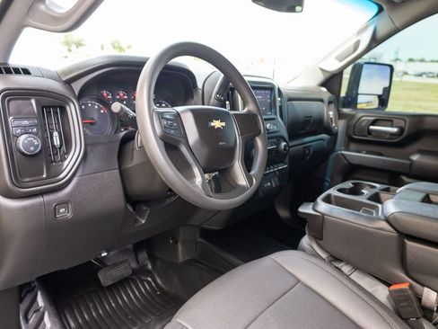 Used 2023 Chevrolet Silverado 2500 W/T w/ WT Convenience Package image 9