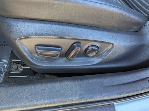 Used 2019 Toyota Camry SE image 16