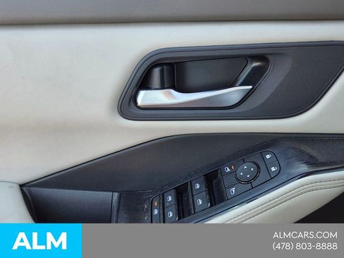 Used 2025 Nissan Rogue SV FWD image 26