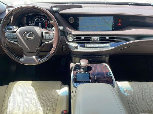 Used 2020 Lexus LS 500 w/ Interior Upgrade Package RWD image 7