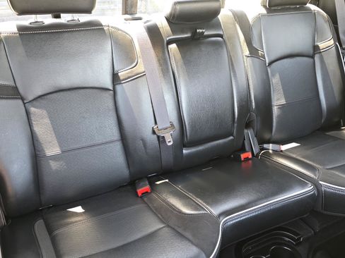 Used 2025 RAM 2500 Laramie AWD/4WD image 21
