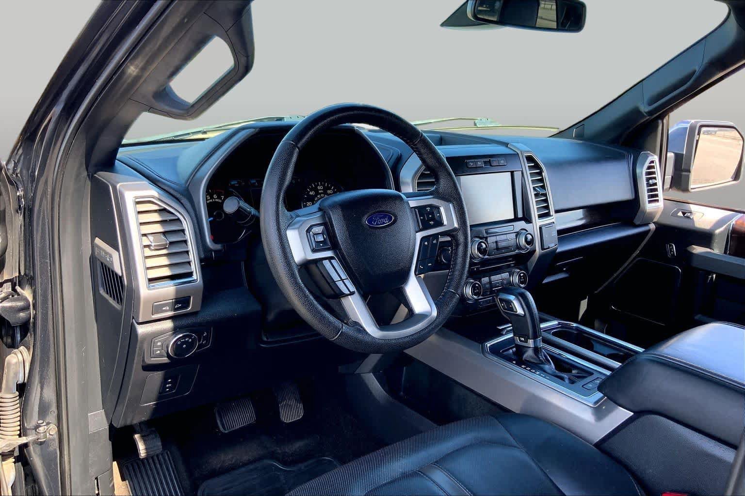 Used 2015 Ford F150 Platinum w/ Equipment Group 701A Luxury AWD/4WD image 17