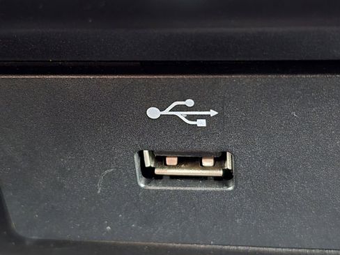 Used 2016 Ford F150 XLT w/ Trailer Tow Package image 9