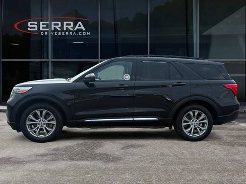 Used 2021 Ford Explorer XLT w/ Equipment Group 202A AWD/4WD image 2