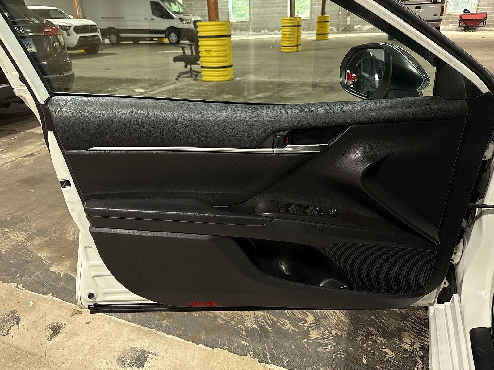 Used 2021 Toyota Camry SE FWD image 27