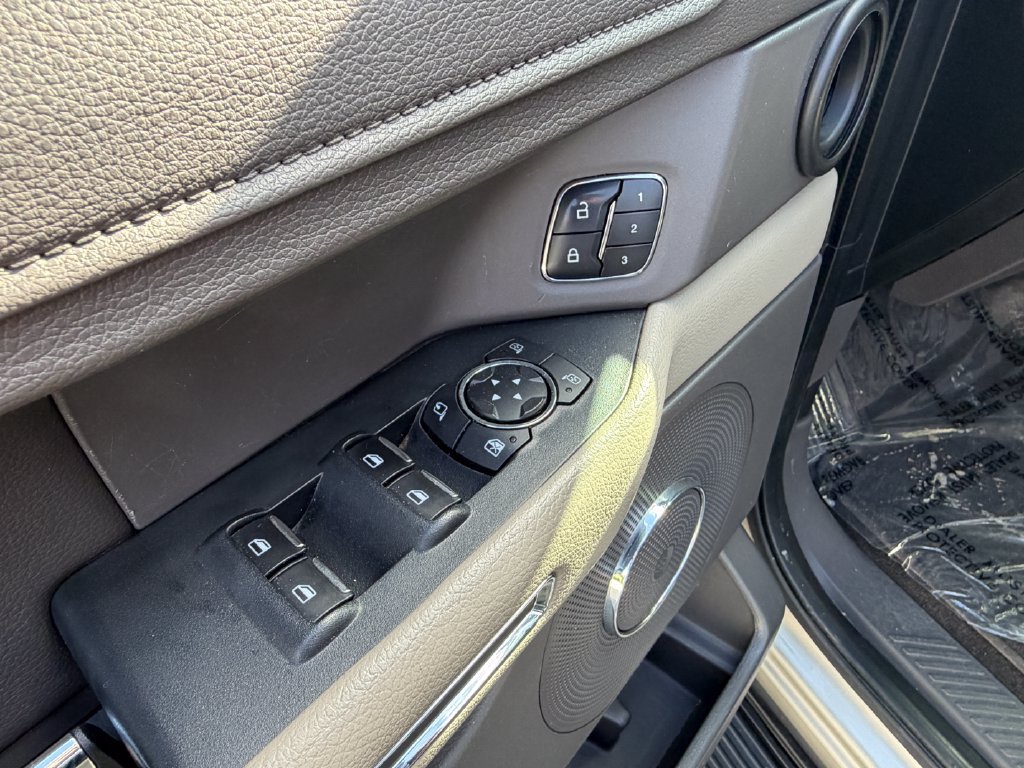 Used 2018 Ford Expedition Max XLT w/ Equipment Group 202A AWD/4WD image 21