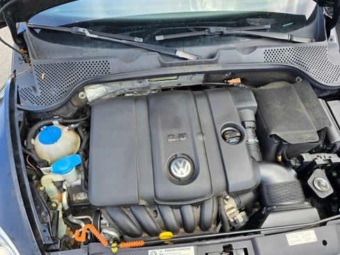 Used 2014 Volkswagen Beetle 2.5 FWD image 32