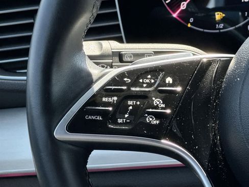 Used 2024 Mercedes-Benz GLE 350 4MATIC image 11