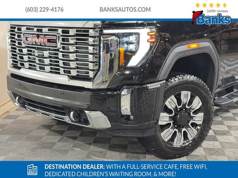 New 2025 GMC Sierra 2500 Denali w/ Denali Reserve Package image 3