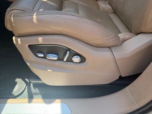 Used 2020 Porsche Cayenne AWD/4WD image 14