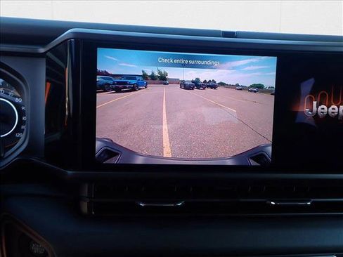 New 2025 Jeep Gladiator Sport image 16