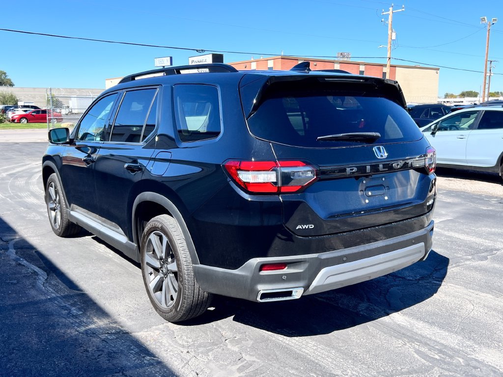 Used 2023 Honda Pilot Elite image 5