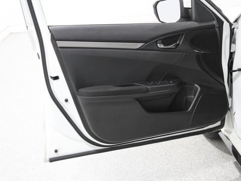 Used 2019 Honda Civic Sport image 4