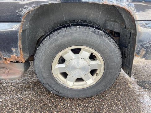 Used 2004 GMC Yukon XL SLT w/ Preferred Equipment Group image 12