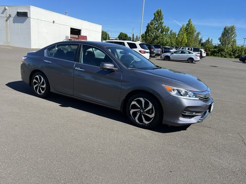 Used 2016 Honda Accord EX-L image 6
