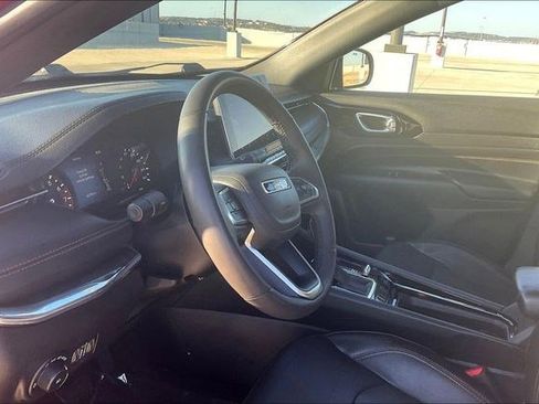 Used 2023 Jeep Compass Limited image 16