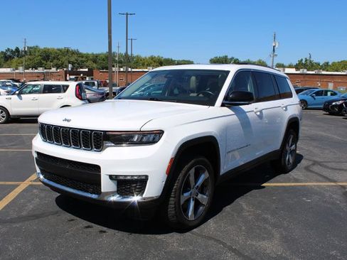 Used 2021 Jeep Grand Cherokee L Limited w/ Luxury Tech Group II AWD/4WD image 2