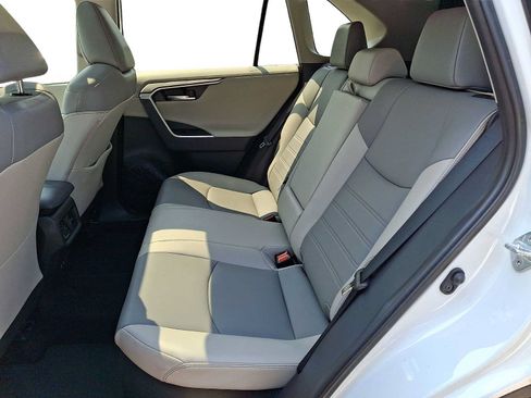 Used 2019 Toyota RAV4 Limited w/ Carpet Mat Package AWD/4WD image 7