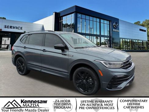 Used 2022 Volkswagen Tiguan SE R-Line image 1