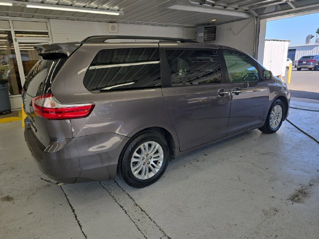 Used 2015 Toyota Sienna XLE Premium FWD image 6