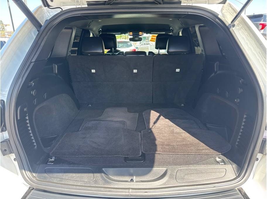 Used 2017 Jeep Grand Cherokee Altitude RWD image 20