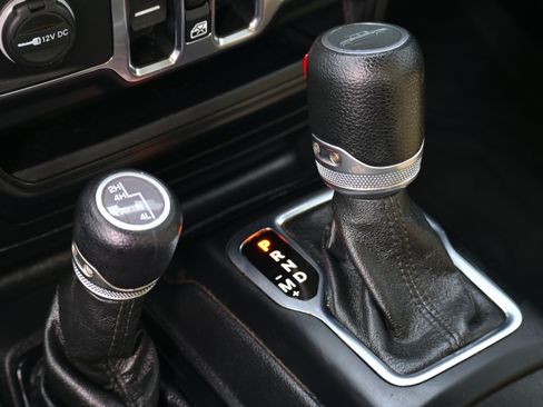 Used 2021 Jeep Gladiator Sport image 26