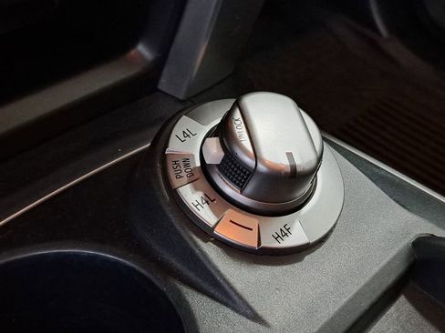 Used 2016 Toyota 4Runner Limited image 19