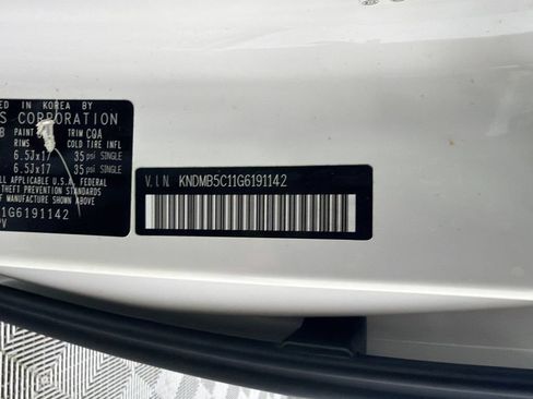 Used 2016 Kia Sedona LX w/ Option Group 020 FWD image 32